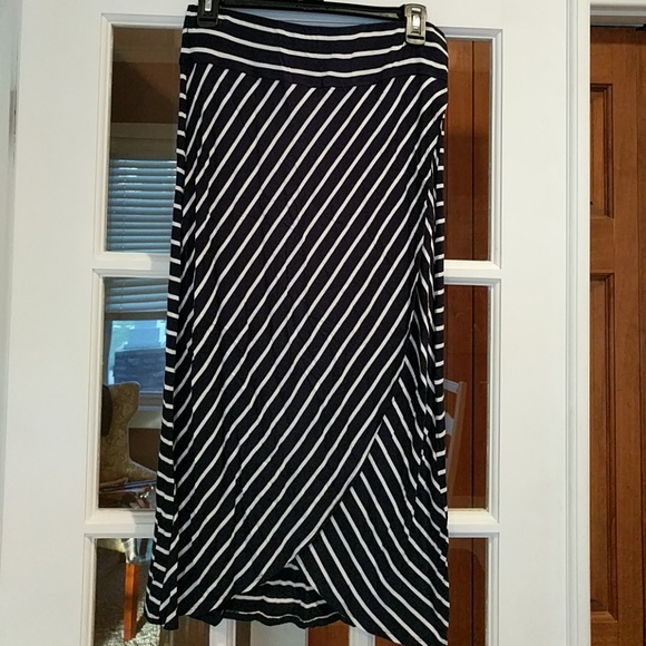 Max Studio Dresses & Skirts - Max Studio knit skirt!